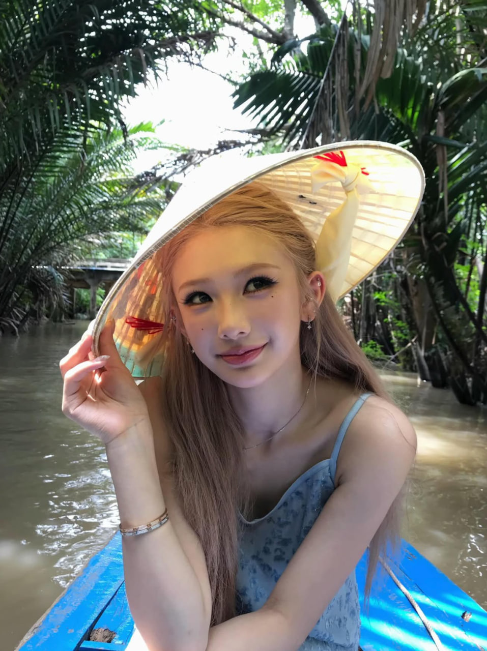 Chưa bao giờ du lịch miền Tây hot như hè năm nay: Ghe xuồng kẹt cứng ngắc, chú thím chèo mỏi tay - Ảnh 16.