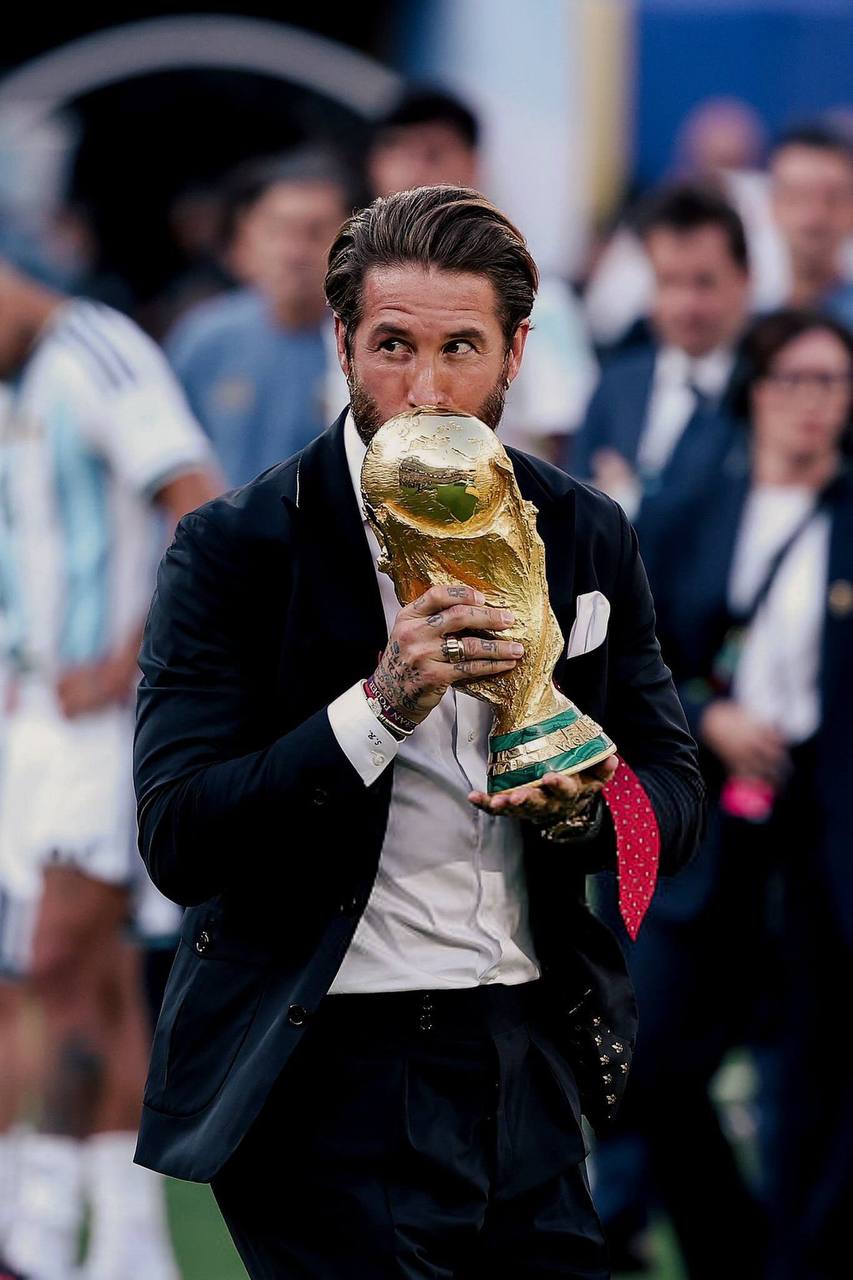 Ferrari cũ vẫn là Ferrari, Sergio Ramos có 40 tuổi vẫn nét- Ảnh 2.