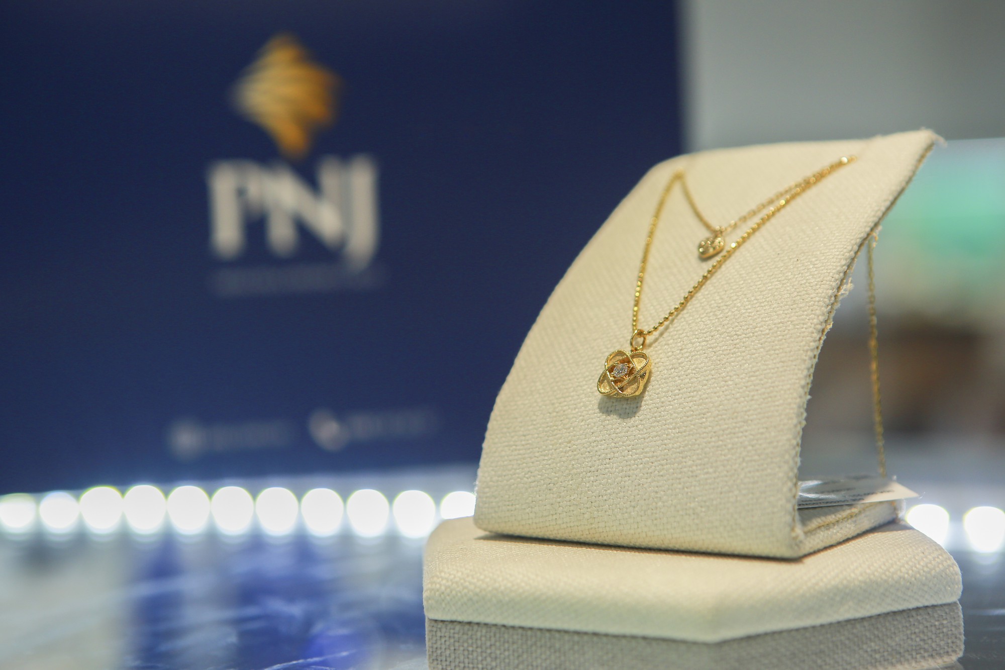 CEO PNJ: Làn sóng bán lại kim cương khiến doanh số thu mua gấp 5 lần bán ra - Ảnh 1.