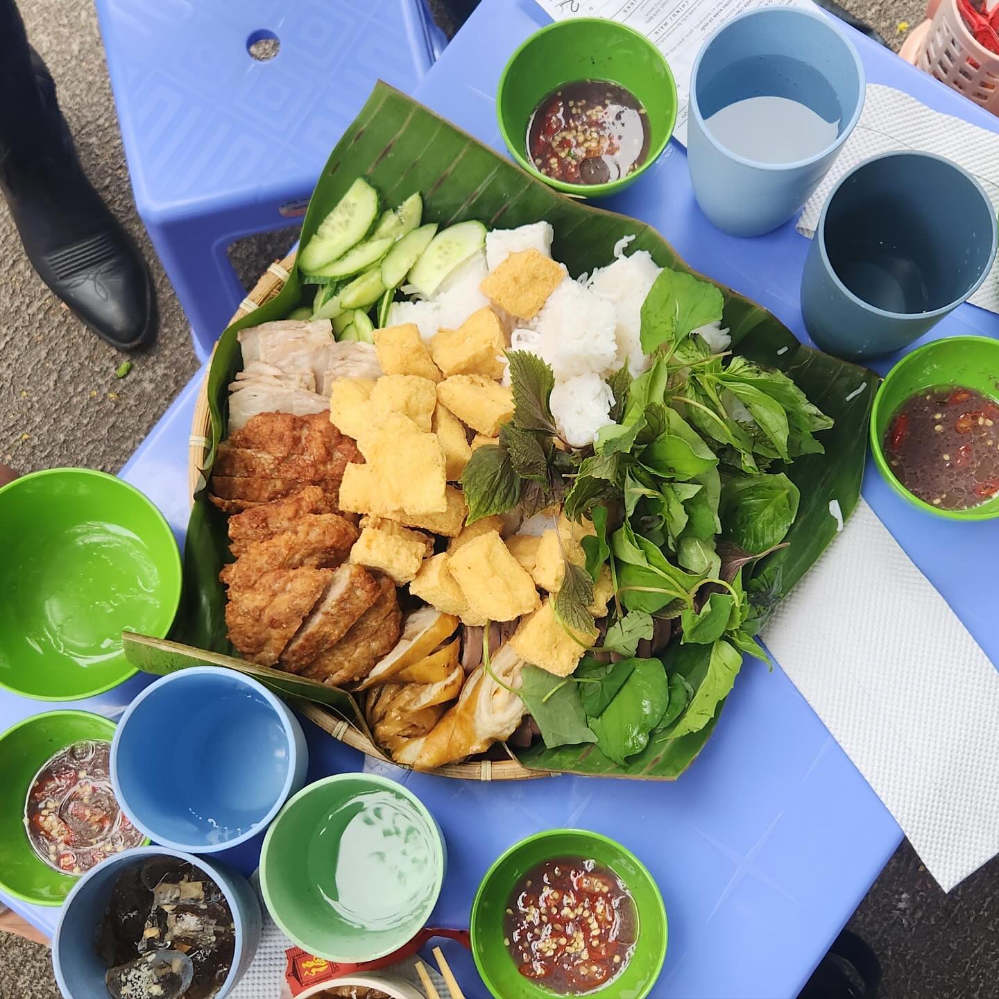 Ẩm thực Việt đang làm khuynh đảo nước Mỹ: Liều thuốc giảm đau cho chứng nhớ nhà vô tình khiến khách Tây xếp hàng mê mẩn - Ảnh 10.