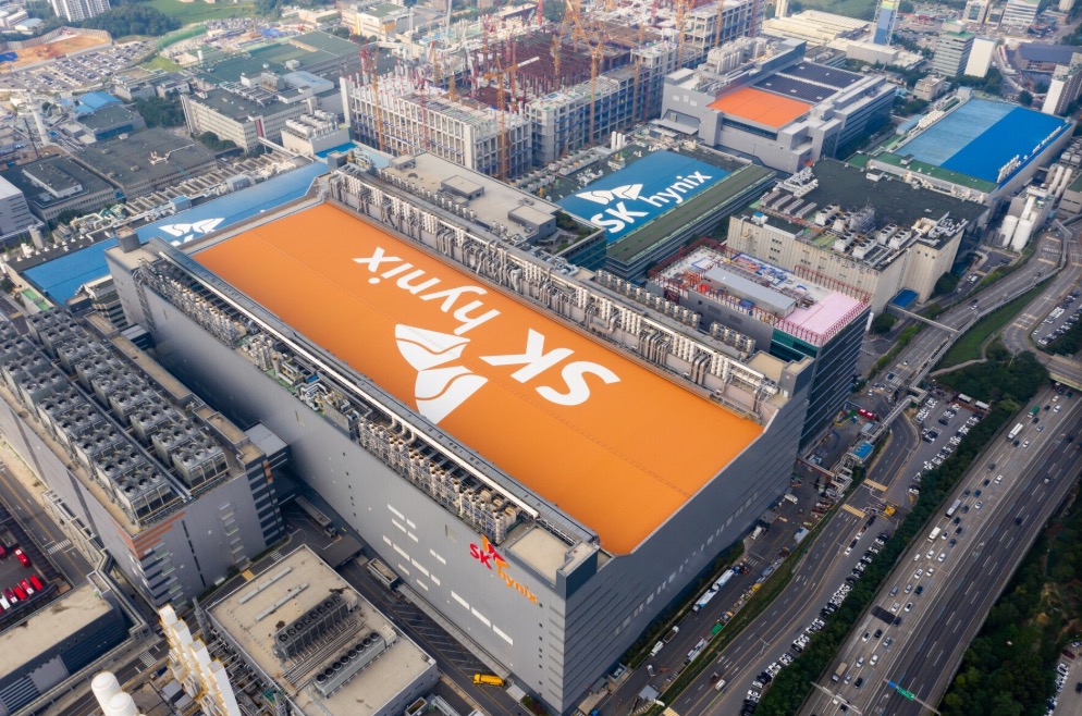 Hết Samsung, Micron rồi đến SK Hynix cảnh báo: 2027 có thể là năm tồi tệ nhất lịch sử chip nhớ, tin buồn tiếp tục dội xuống túi tiền người dùng- Ảnh 3.