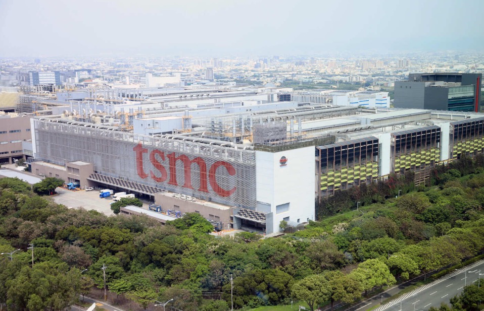 TSMC chịu sức ép từ AI: Nguồn cung chip A18 Pro thiếu hụt, lượng MacBook Neo xuất xưởng có thể giảm tới 40%- Ảnh 2.