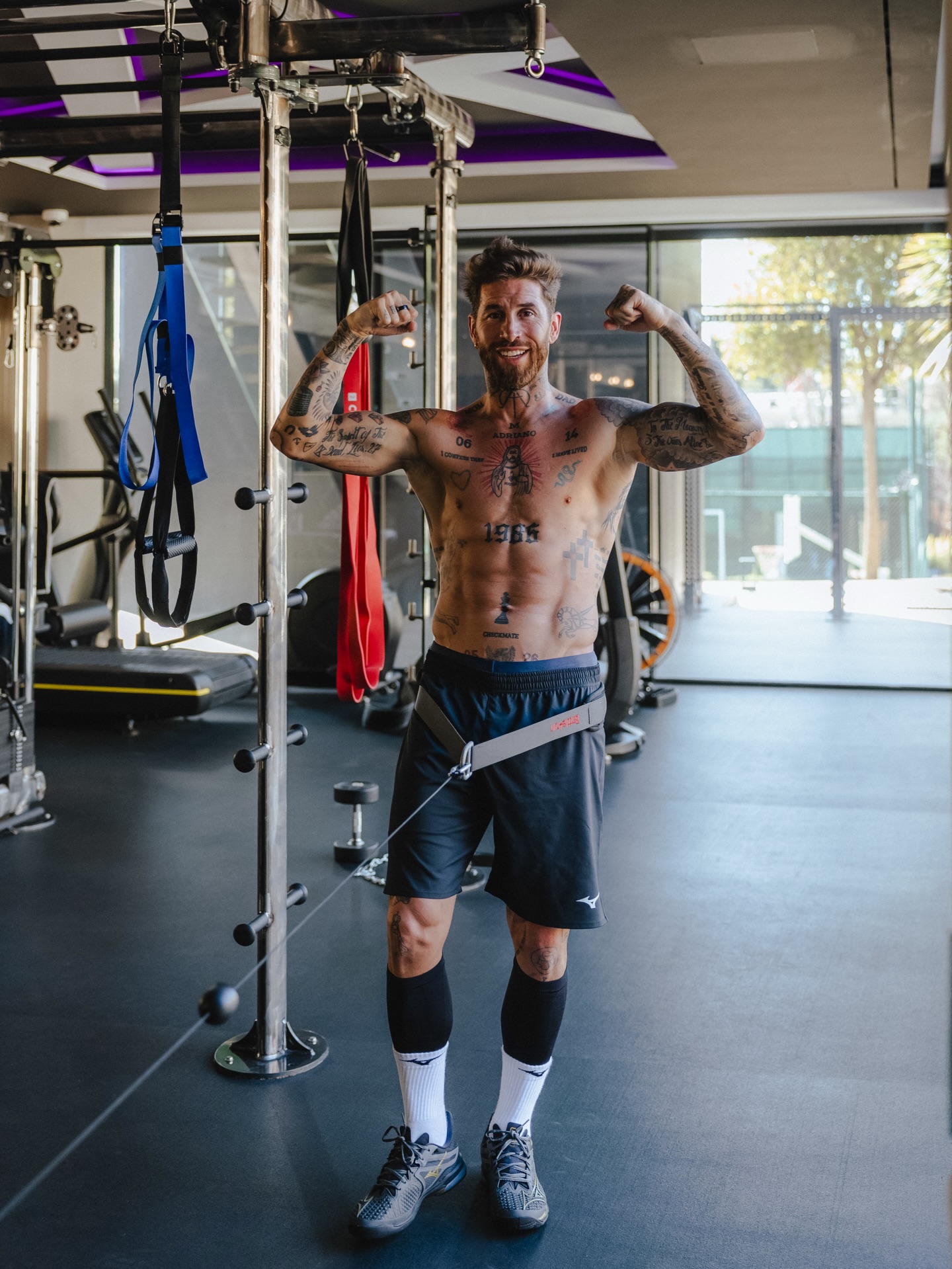 Ferrari cũ vẫn là Ferrari, Sergio Ramos có 40 tuổi vẫn nét- Ảnh 12.
