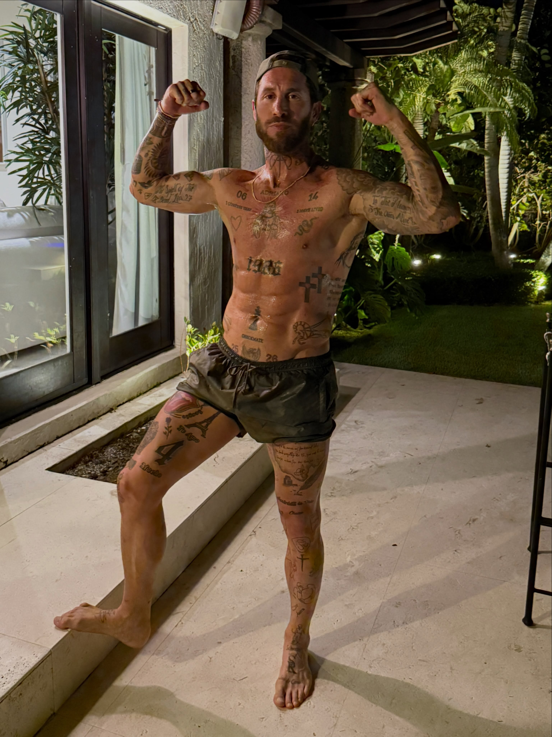 Ferrari cũ vẫn là Ferrari, Sergio Ramos có 40 tuổi vẫn nét- Ảnh 11.