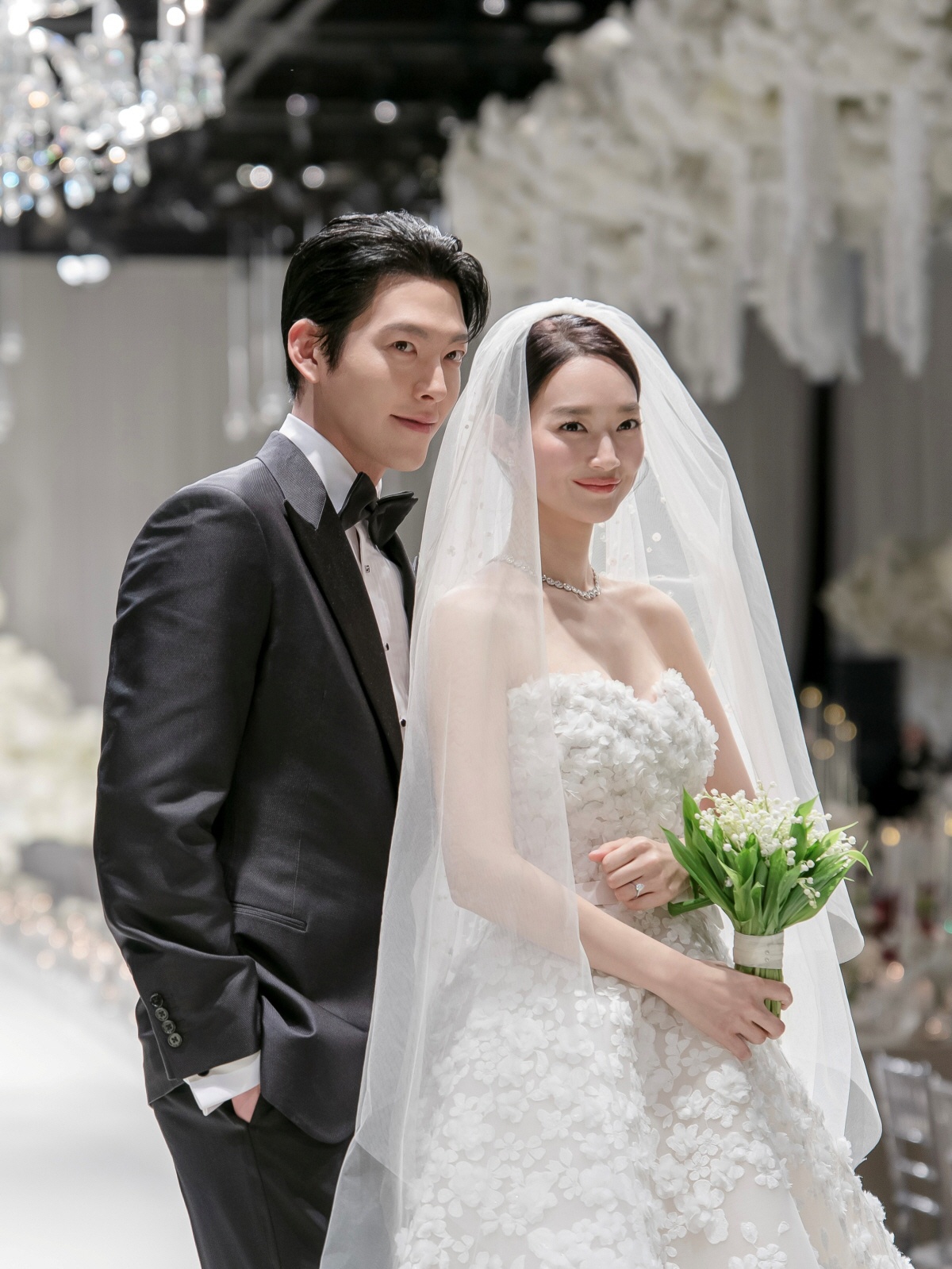 Thì ra khi không có máy quay, Kim Woo Bin đối xử với Shin Min Ah như thế này đây- Ảnh 3.