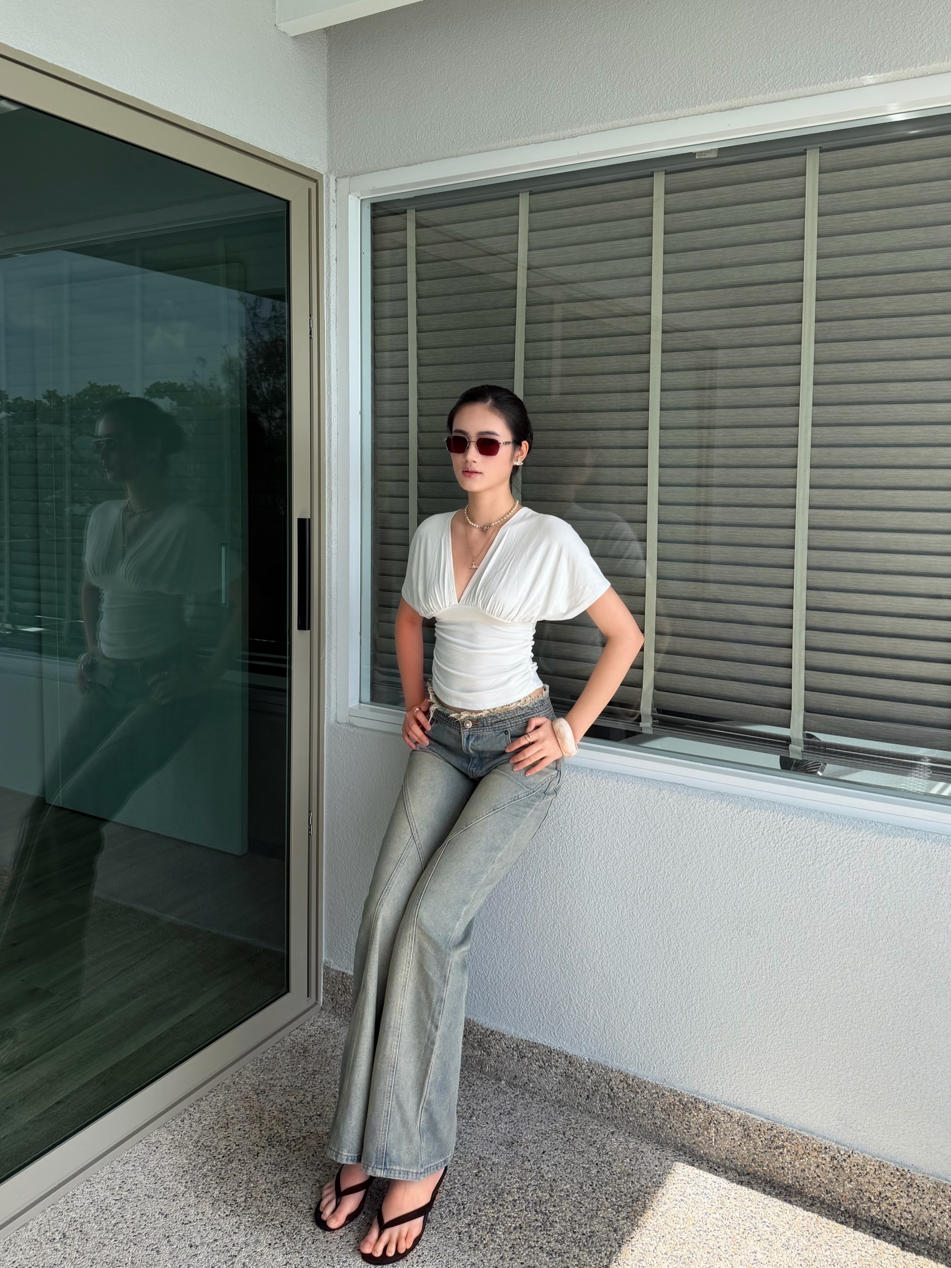 Mỹ nữ mặt xinh dáng đẹp, diện đồ cơ bản mà khí chất ngút ngàn: Nhìn là muốn thả tim ầm ầm- Ảnh 1.