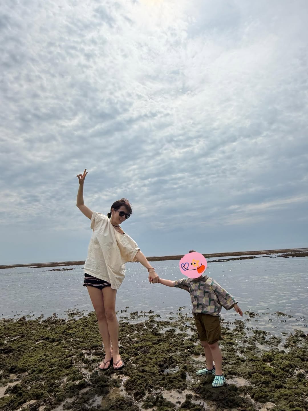 Son Ye Jin hết đường giấu giếm thân phận người đàn ông đi du lịch Mỹ cùng cô - Ảnh 9.