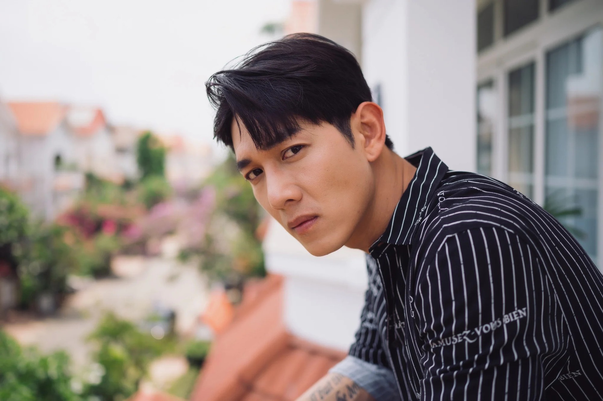 Mỹ nam Việt được báo Trung ca ngợi khí chất ăn đứt Song Joong Ki, từ chối đóng phim vì chỉ có mỗi nhan sắc- Ảnh 1.