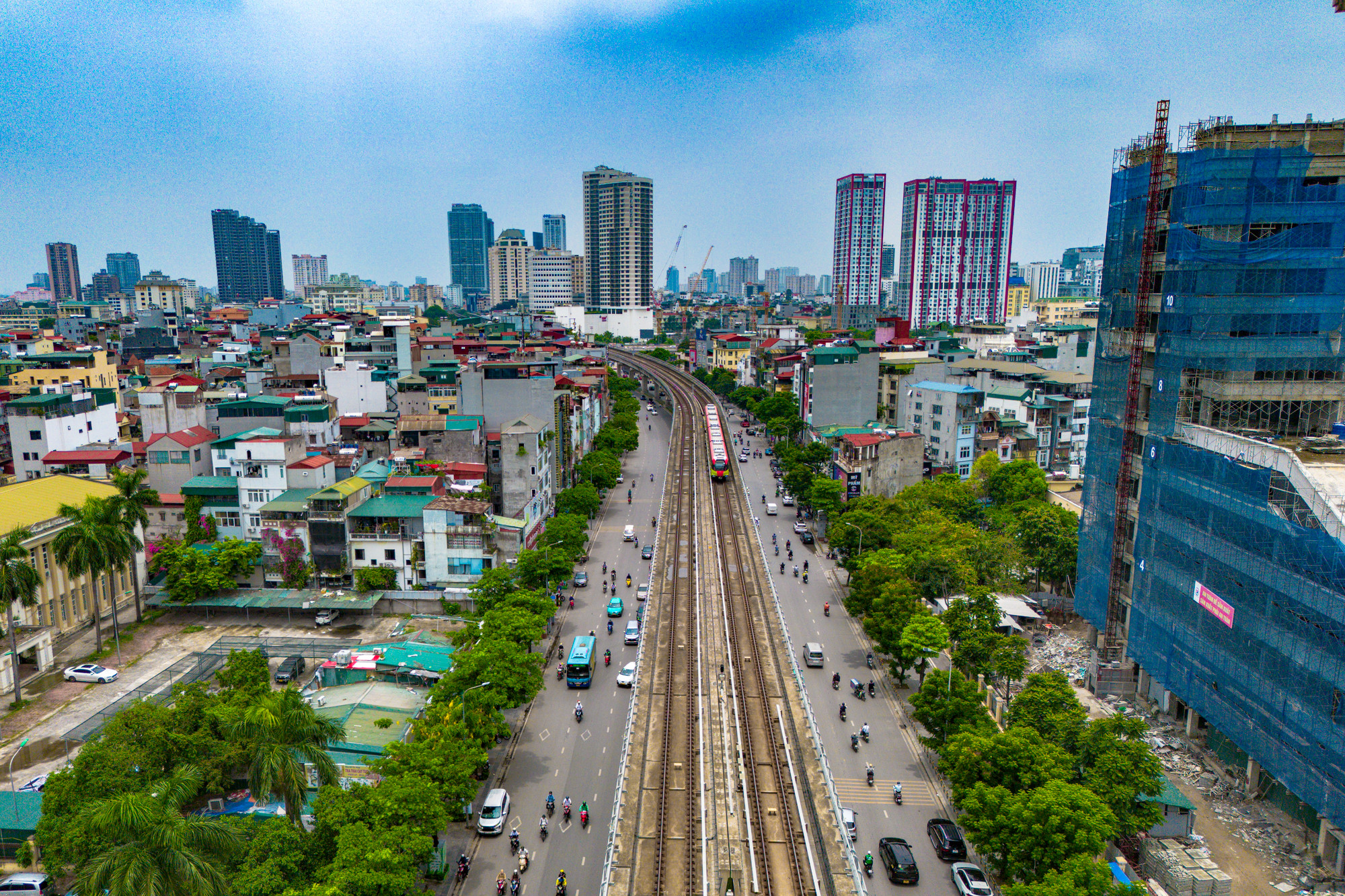 Toàn cảnh khu vực tuyến metro hơn 200.000 tỷ đồng sẽ đi qua: Hàng loạt đại đô thị như Vinhomes Global Gate, Starlake Tây Hồ Tây, Times City hưởng lợi- Ảnh 1.