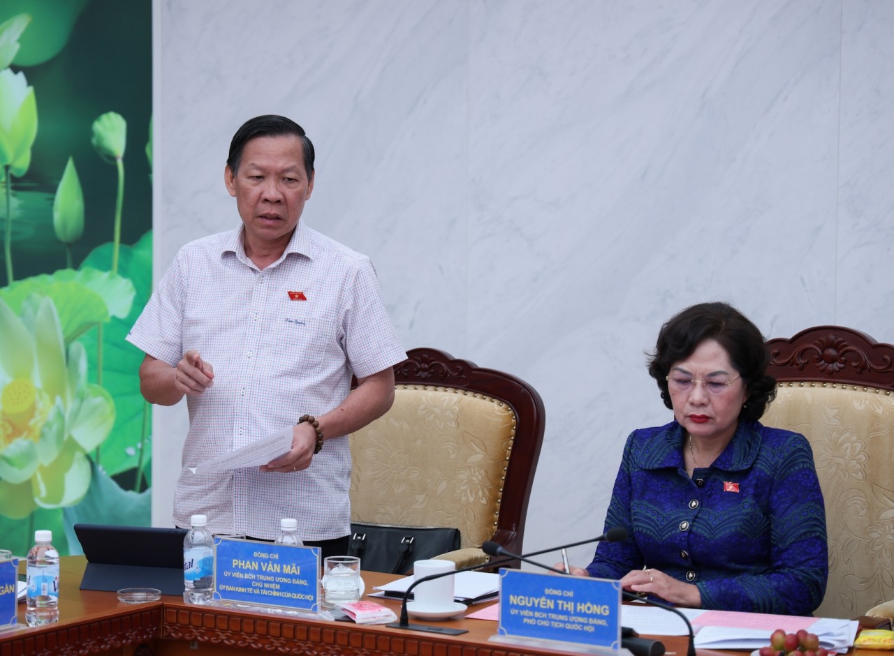 Chính sách tài khóa nỗ lực hỗ trợ người dân và doanh nghiệp Chính sách tài khóa nỗ lực hỗ trợ người dân và doanh nghiệp
