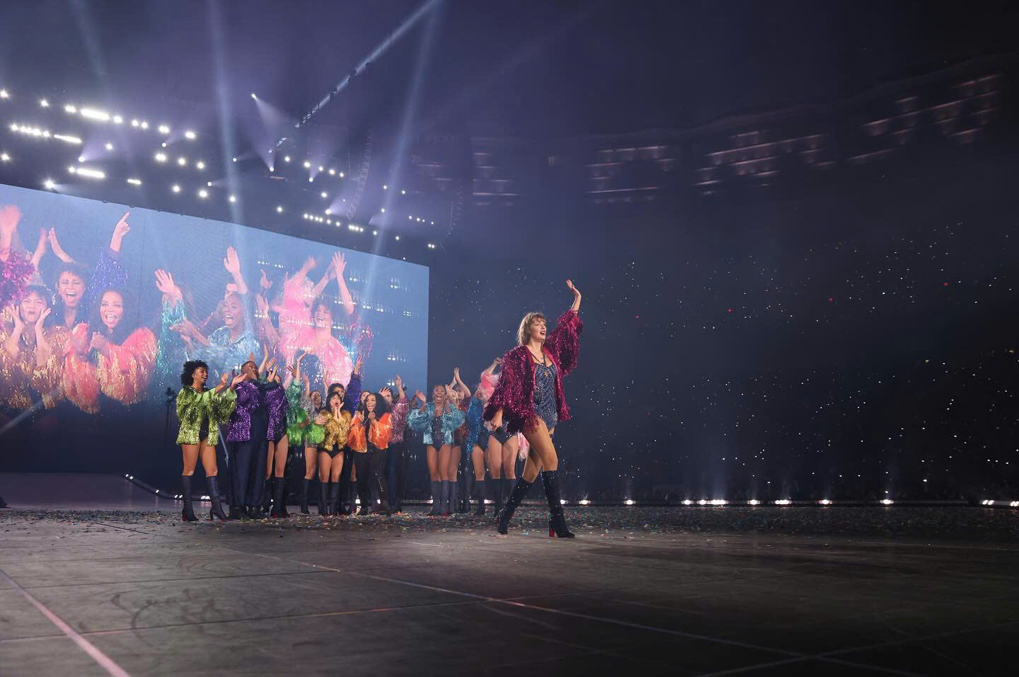 Nhà Trắng tung poster hình Tổng thống Trump: Tương đồng "bức ảnh 5,7 tỷ đô" của Taylor Swift đến ngỡ ngàng- Ảnh 7.