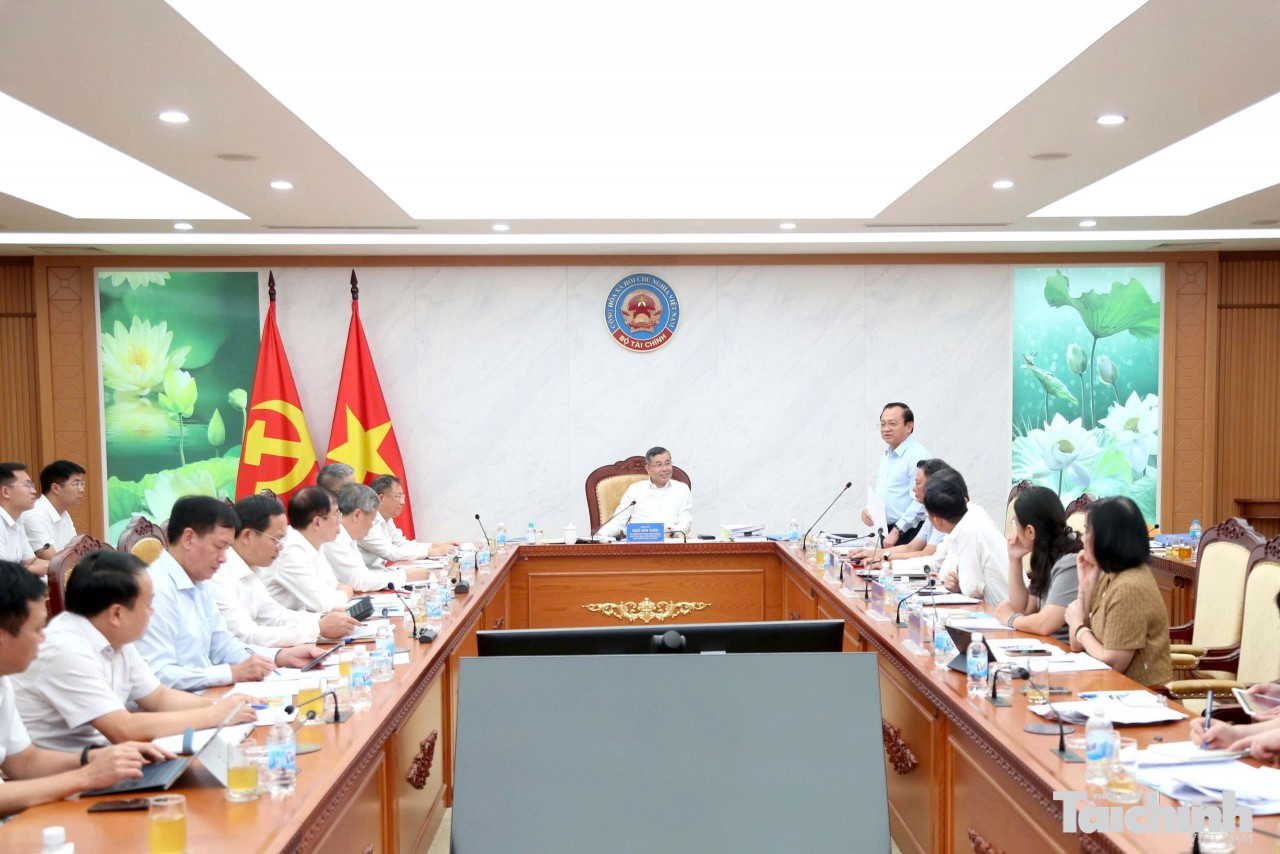 Bộ trưởng Ngô Văn Tuấn giao 7 nhiệm vụ trọng tâm cho Bảo hiểm xã hội Việt Nam Bộ trưởng Ngô Văn Tuấn giao 7 nhiệm vụ trọng tâm cho Bảo hiểm xã hội Việt Nam