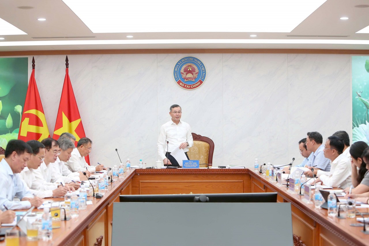 Bộ trưởng Ngô Văn Tuấn giao 7 nhiệm vụ trọng tâm cho Bảo hiểm xã hội Việt Nam Bộ trưởng Ngô Văn Tuấn giao 7 nhiệm vụ trọng tâm cho Bảo hiểm xã hội Việt Nam