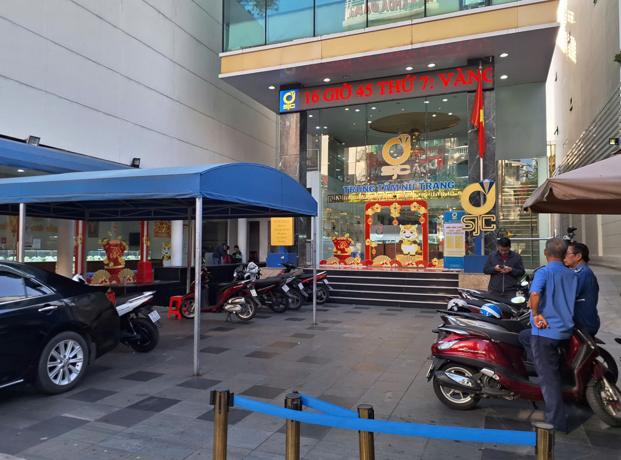 SJC đang quản lý hơn 170.000 viên đá màu, đá quý, đá bán quý ngoài bảng cân đối kế toán - Ảnh 1.