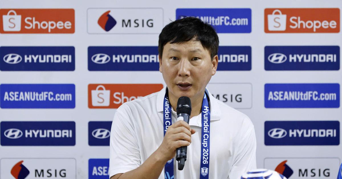 HLV Kim Sang-sik mổ xẻ trận hòa Singapore, nói thẳng: “Đình Bắc chưa làm tốt nhiệm vụ”