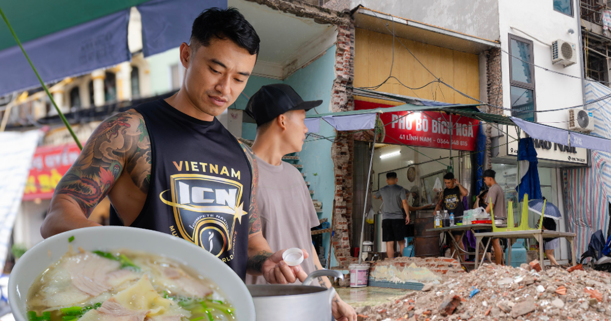 Viral quán phở nằm giữa công trường ở Hà Nội: Mỗi sáng bán hàng trăm bát, khách quen không ngại bụi