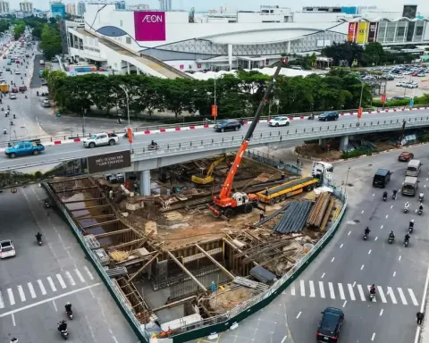 Hà Nội phân luồng giao thông để thi công hầm chui Cổ Linh
