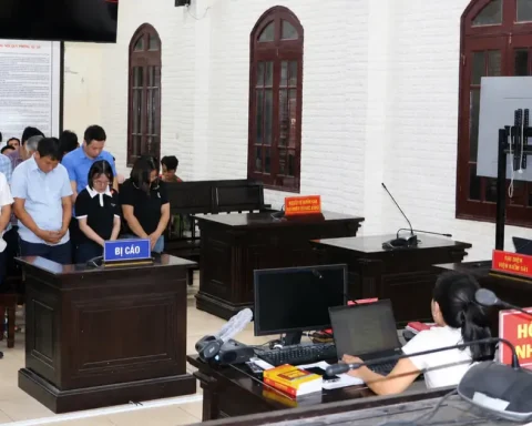 Nguyên Phó Chủ tịch huyện cùng 11 thuộc cấp lĩnh án tù vì đất đai