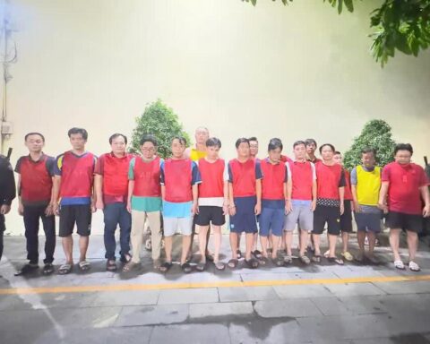 Bắt 17 đối tượng trong đường dây cá độ bóng đá, phơi cược ngụy trang trên phiếu giữ xe