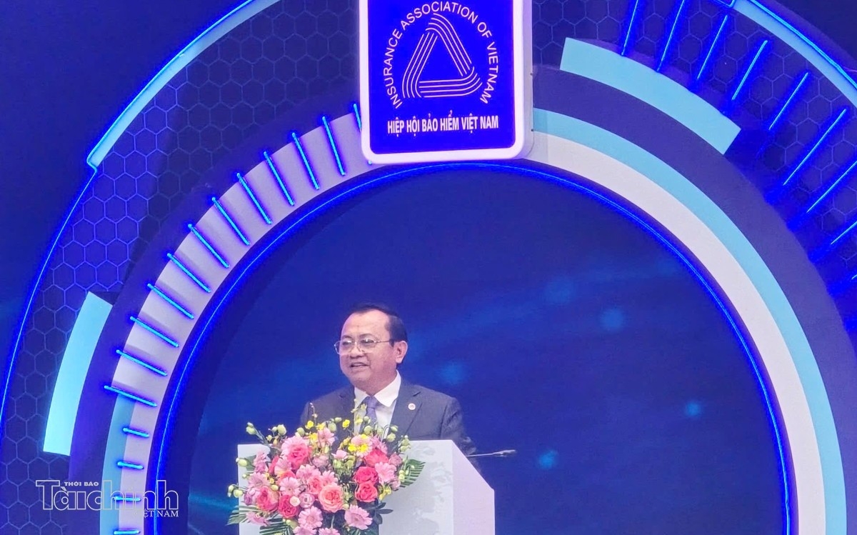 Thứ trưởng Lê Tấn Cận: Thị trường bảo hiểm Việt Nam cần chuyển mạnh sang phát triển theo chiều sâu