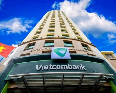 Khối ngoại chi hơn 270 tỷ đồng gom cổ phiếu Vietcombank sau kết quả kinh doanh bứt tốc