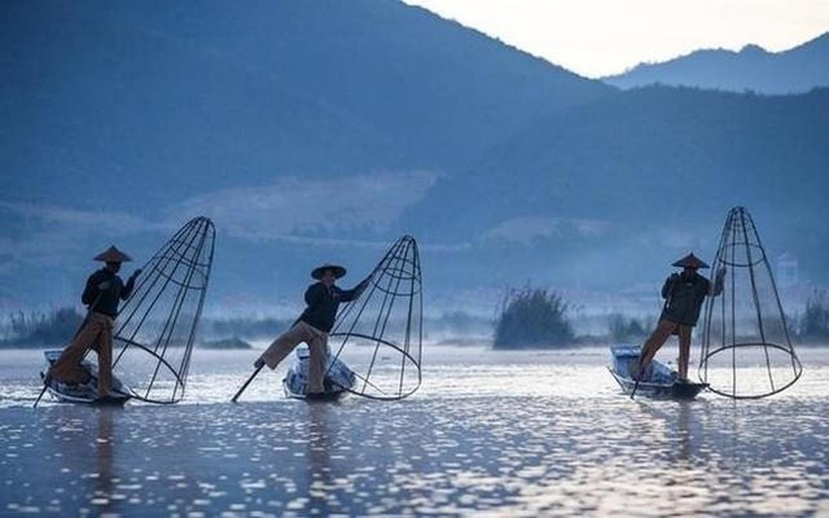 Một thế lực bất ngờ tung hơn nửa nghìn tỷ “gom hàng” trong phiên đầu tháng