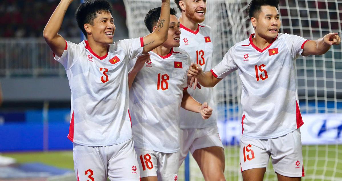 Bảng xếp hạng ASEAN Cup mới nhất: Đội tuyển Việt Nam đầu bảng A đẩy Indonesia vào thế khó