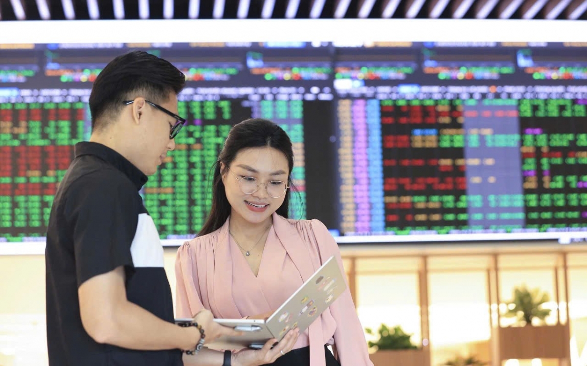 Chứng khoán tuần đầu tháng 8/2026: Đà hồi phục tiếp tục hay “đi lên trong nghi ngờ”?