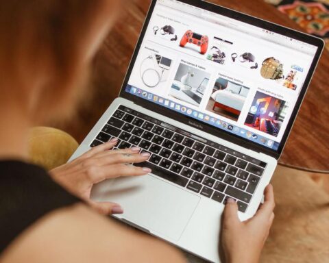 Sàn TMĐT gửi sai doanh thu, hóa đơn của người bán cho cơ quan thuế: Ai sai – người đó chịu trách nhiệm