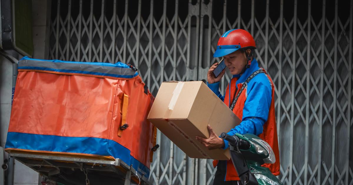 Các chủ shop gặp khó khăn gì khi bán hàng trên sàn thương mại điện tử?