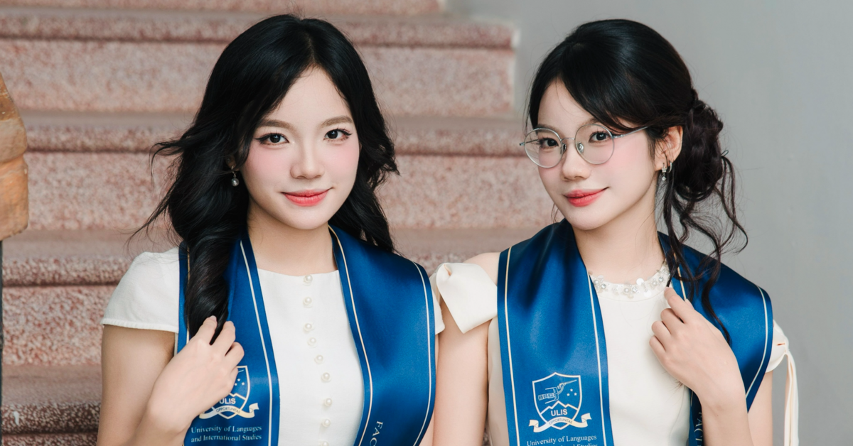 Hai chị em sinh đôi cùng tốt nghiệp Xuất sắc Đại học Ngoại ngữ