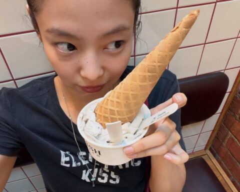 Tìm ra cách để da không tì vết như Jennie