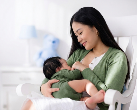 Cách duy trì nguồn sữa mẹ khi mẹ phải quay trở lại công việc?