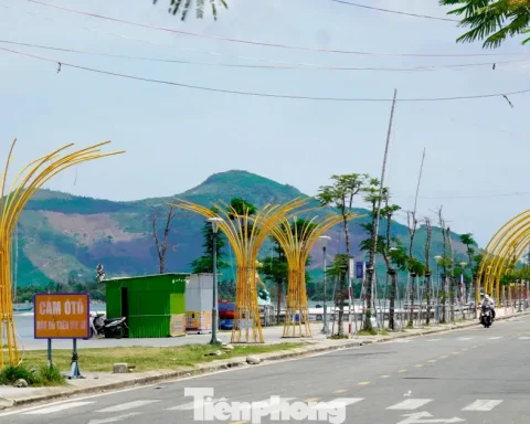 Nghịch lý phố đi bộ khu danh thắng vịnh Lăng Cô đẹp thế giới