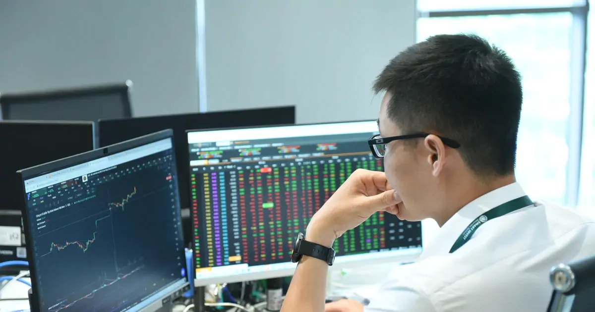 VN-Index trước ‘cửa ải’ 1.800 điểm: Dòng tiền có đủ sức duy trì?