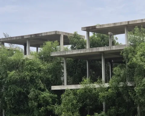 Những dự án nghỉ dưỡng ‘trơ khung’ bên cung đường ven biển Hồ Tràm