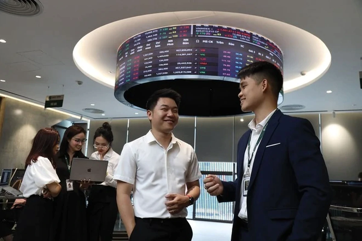 Cổ phiếu doanh nghiệp nhà nước ‘đắt hàng’