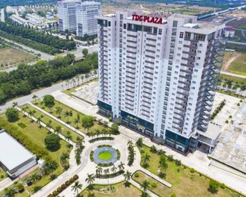 Loạt lãnh đạo TDC và người thân đăng ký gom cổ phiếu
