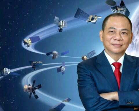 NÓNG: Tỷ phú Phạm Nhật Vượng “bắt tay” Elon Musk đưa vệ tinh lên quỹ đạo