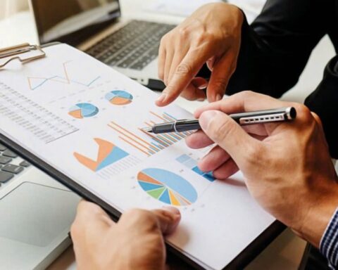 Dòng tiền doanh nghiệp tìm cơ hội trên thị trường chứng khoán