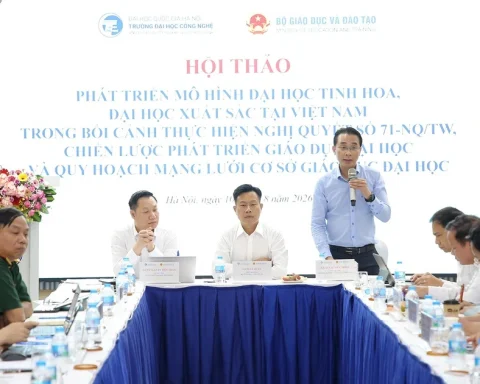 Ba trường đầu tiên đăng kí trở thành đại học tinh hoa