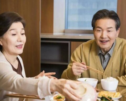 Ăn sáng kiểu này mấy chục năm, sao thận lại có vấn đề?: 4 thói quen nhiều người trung niên đang mắc phải