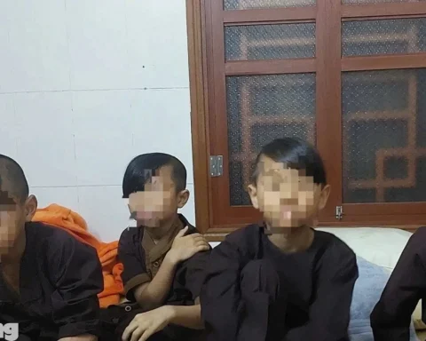 Chiếc roi dùng để đánh các cháu bé tại chùa Bầu, Phú Thọ được bện, làm cán cầu kỳ