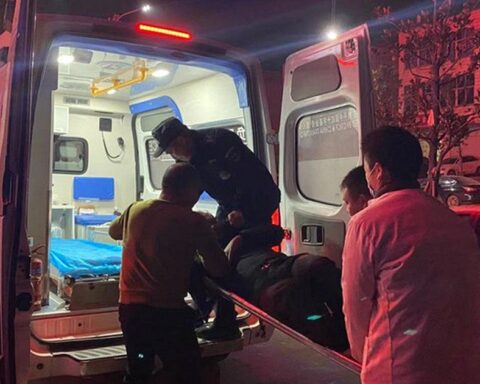 Người đàn ông tử vong sau cơn đau tim đột ngột, bác sĩ nói thẳng: Uống thuốc thế này ngang “tự sát”