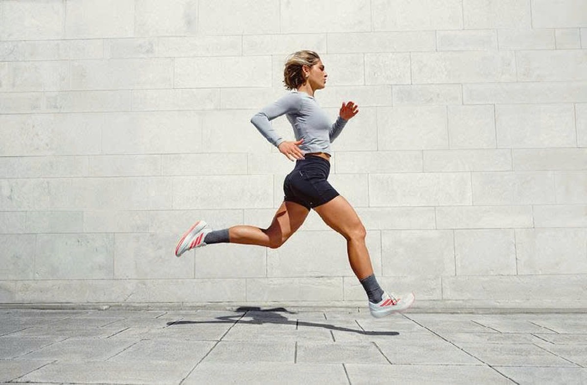 Lazada bắt tay adidas, người dùng hưởng khuyến mãi lớn