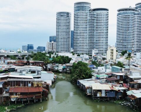 Cách để TP.HCM di dời toàn bộ 41.540 căn nhà ven kênh rạch trong 4 năm