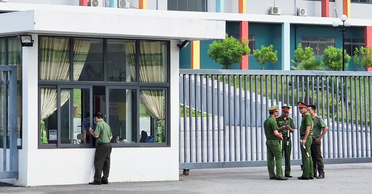 An ninh thắt chặt tại điểm thi trường THPT chuyên Tuyên Quang