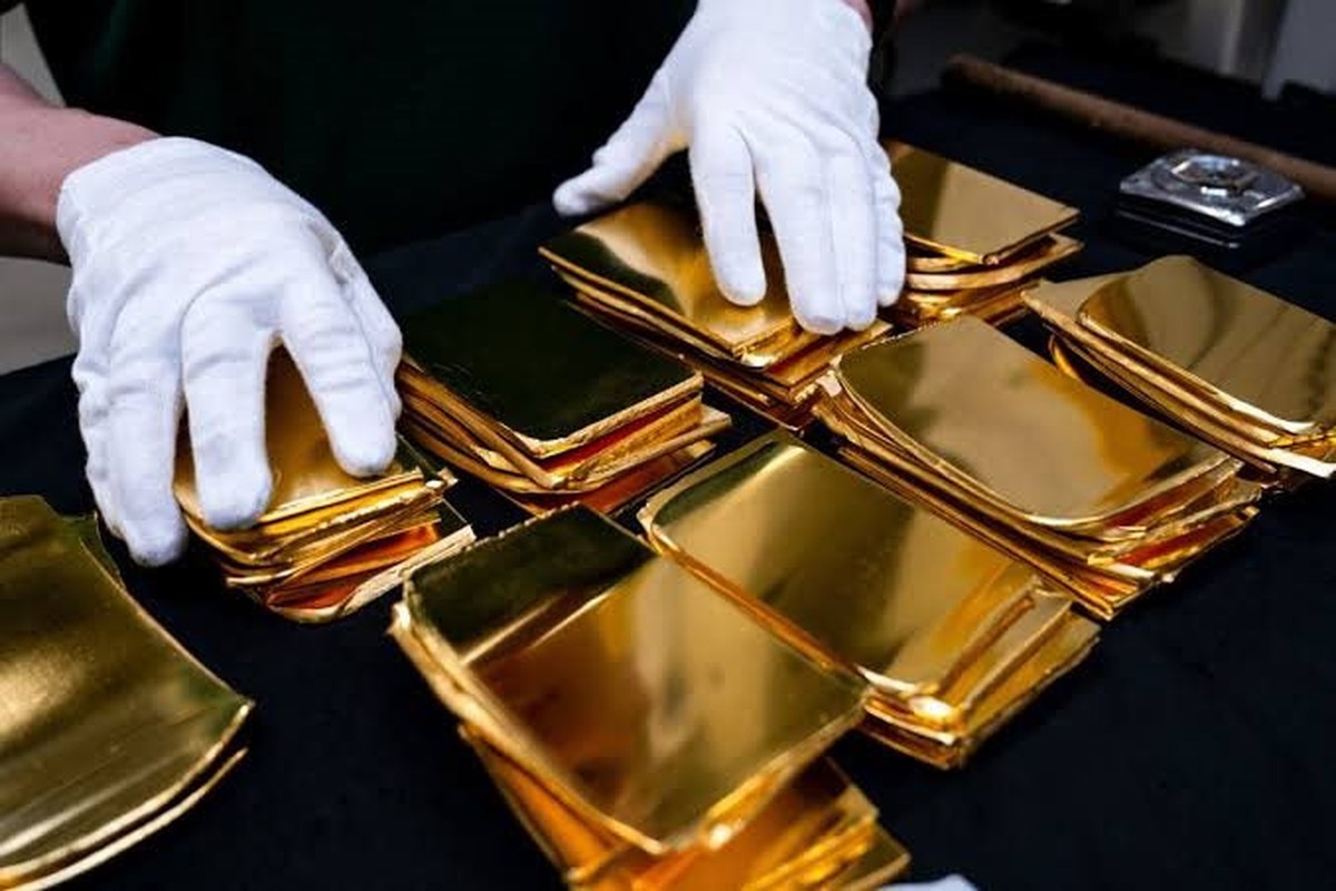 Giá vàng vọt lên cao nhất hơn 2 tháng, quỹ khổng lồ tiếp chuỗi “gom” 20 tấn vàng