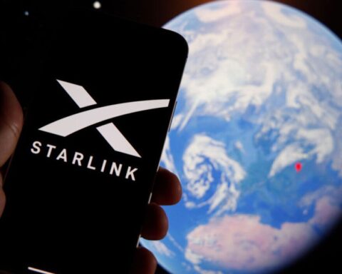 Starlink chính thức có mặt tại Việt Nam, giá từ 1,13 triệu đồng mỗi tháng