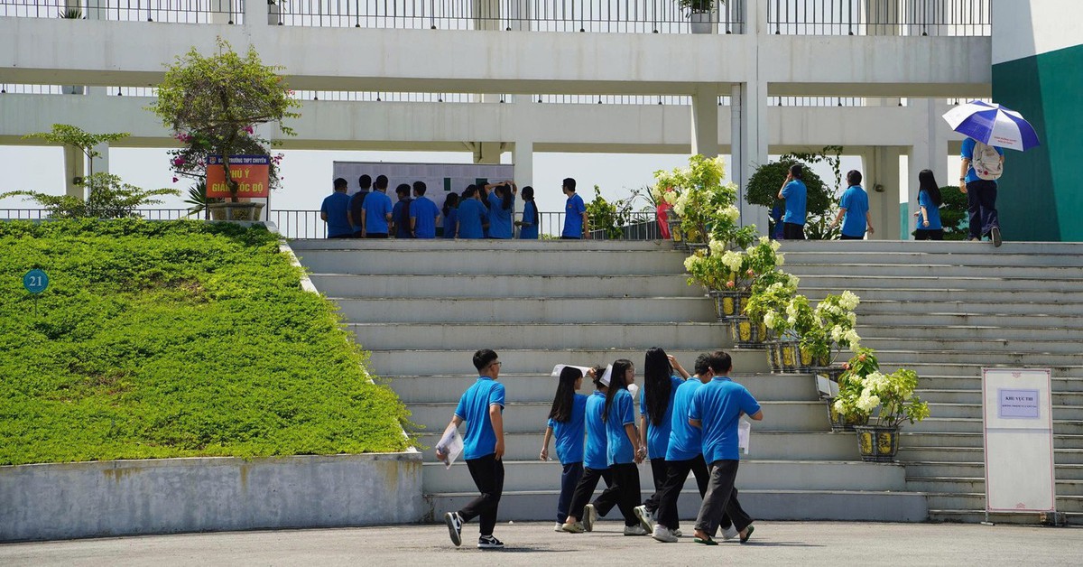 Hơn 300 thí sinh Tuyên Quang bước vào kì thi lại đặc biệt